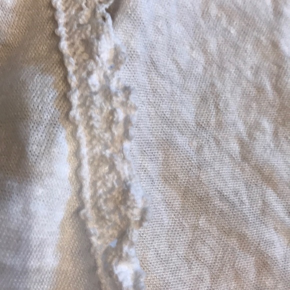 Gap White Tank - Picture 2 of 3